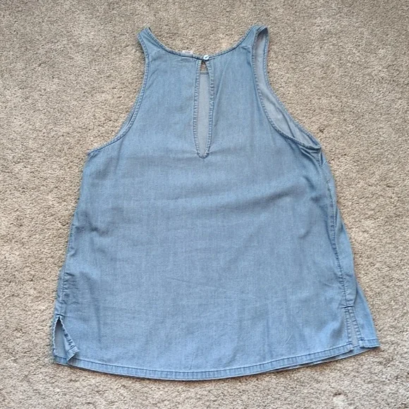 Old Navy Blue Chambray Tank Size Medium - Picture 4 of 5